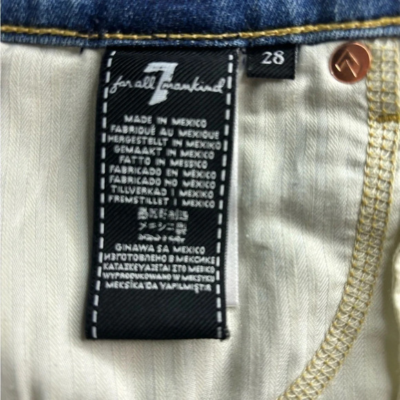 7 for All Mankind dark washed,‎ frayed hem, 5 pocket, size 28 jean short NWT - Picture 8 of 10
